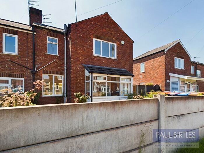 3 Bedroom Semi-Detached House To Rent In Dorset Street, Swinton, Manchester, M27