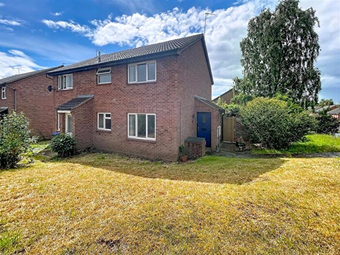 1 Bedroom Mews For Sale In Westonbirt Close, Kenilworth, CV8