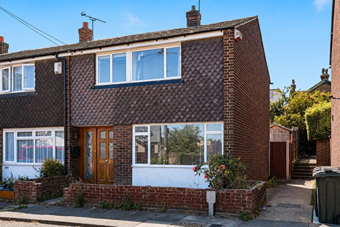 3 Bedroom House For Sale In Cairns Close, Dartford, DA1