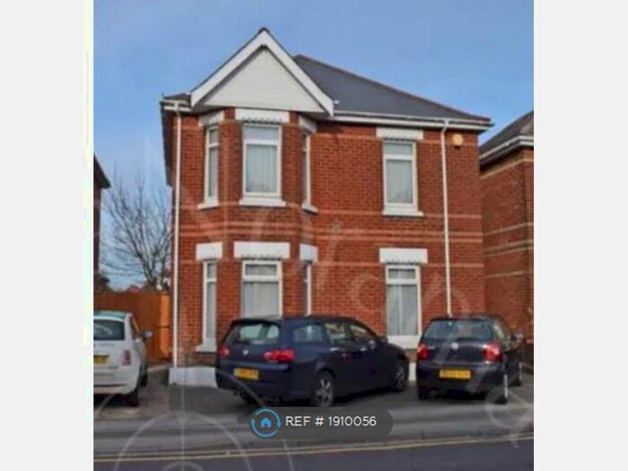 4 Bedroom Detached House To Rent In Ensbury Park Road, Bournemouth, BH9