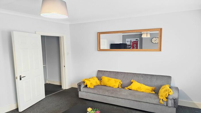 1 Bedroom Flat To Rent In Catherine Street, Reading, RG30