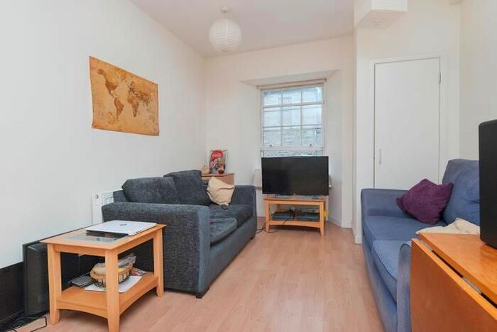 2 Bedroom Flat To Rent In Smiths Place, Edinburgh, EH6