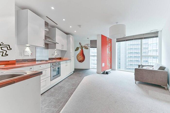 1 Bedroom Flat For Sale In Saffron Central Square, Croydon, CR0