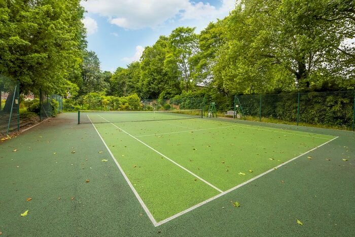 2 Bedroom Flat To Rent In Cambridge Park, Twickenham, TW1