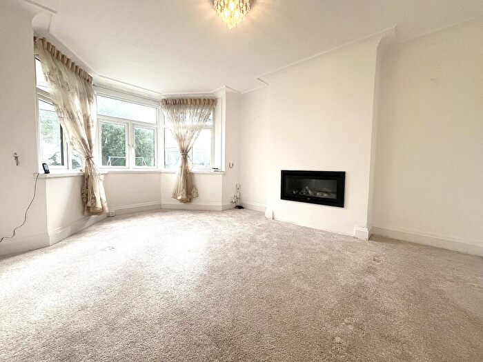 3 Bedroom House To Rent In Nab Wood Grove, Shipley, BD18