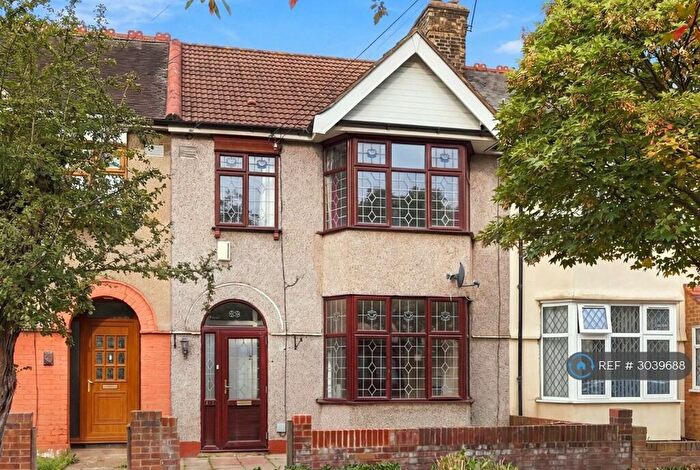 3 Bedroom Terraced House To Rent In Netherfield Gardens, Barking, IG11