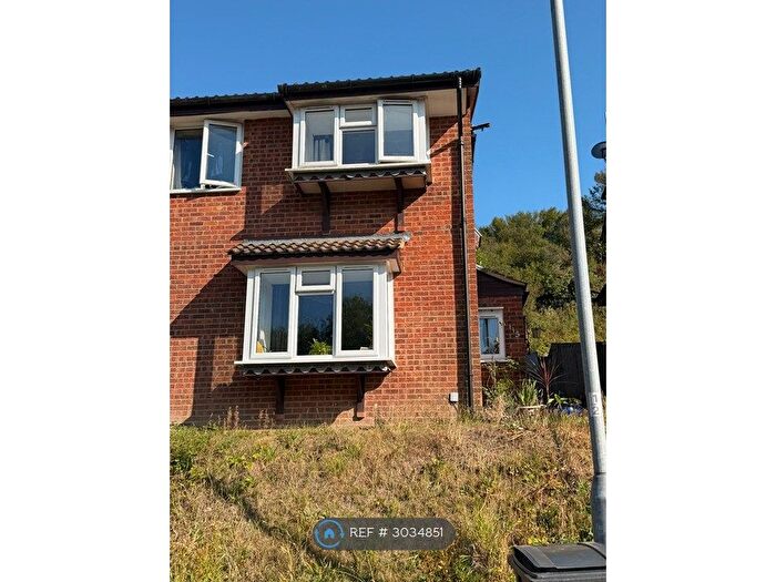 2 Bedroom Semi-Detached House To Rent In Pinders Road, Hastings, TN35