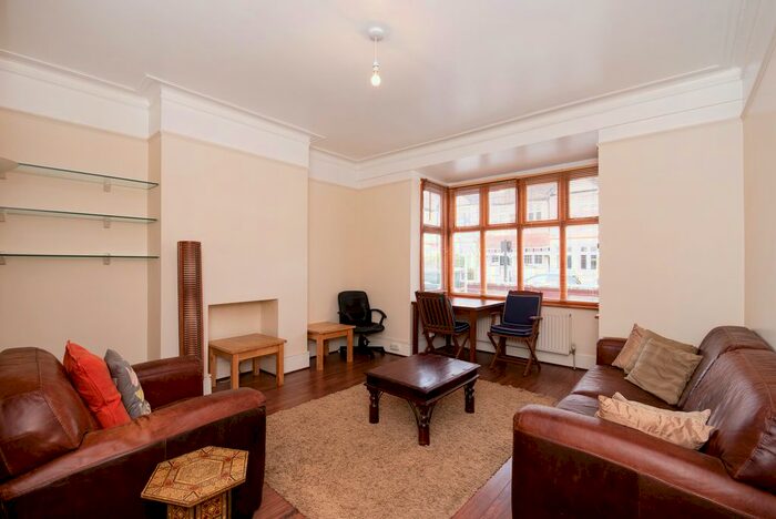 1 Bedroom Flat To Rent In Leyborne Avenue, London, W13