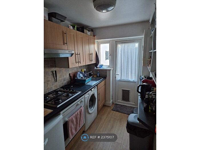 1 Bedroom Flat To Rent In Mitcham, London, CR4