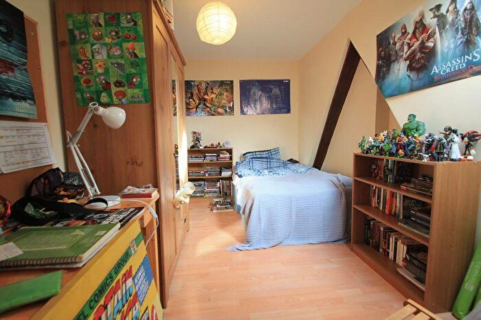 7 Bedroom Terraced House To Rent In Miskin Street, Cardiff, CF24