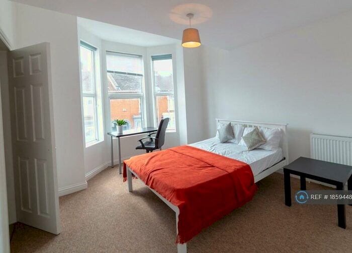 8 Bedroom Terraced House To Rent In Margate Road, Southsea, PO5