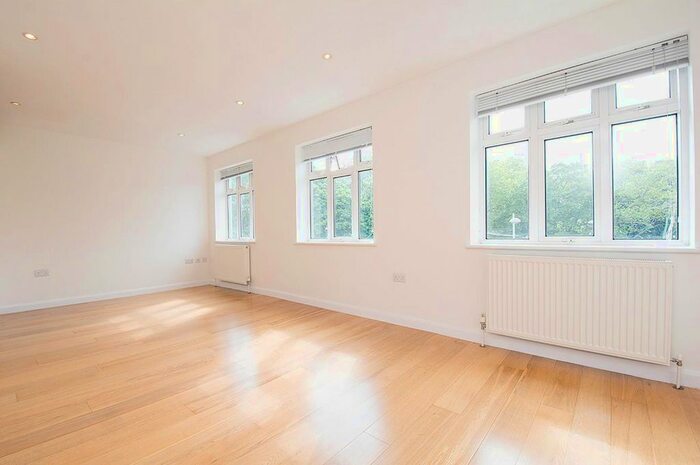 1 Bedroom Flat To Rent In The Green, London, W5