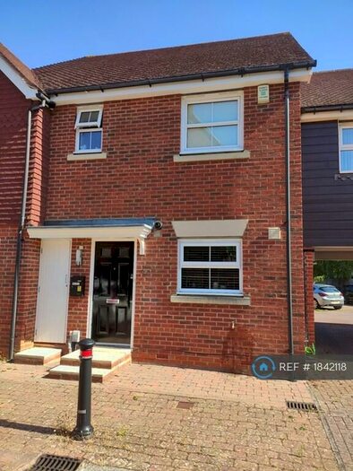 3 Bedroom Terraced House To Rent In Giffard Lane, Fleet, GU51