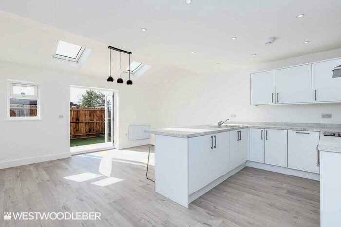 1 Bedroom Ground Maisonette To Rent In Aylsham Road, Hoddesdon, EN11