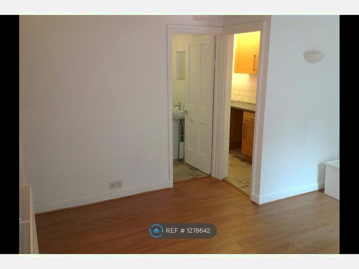 1 Bedroom Flat To Rent In Lee High Rd, London SE12