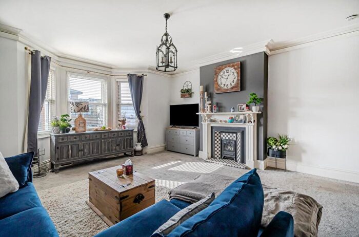 1 Bedroom Apartment For Sale In Silverthorne, London Road, Camberley, GU15