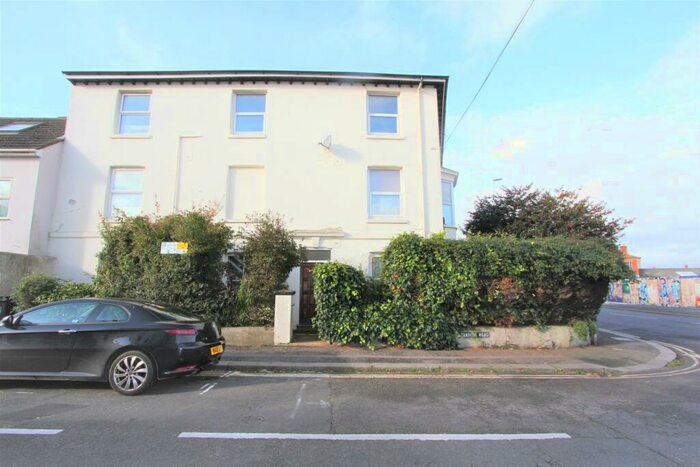 1 Bedroom Flat To Rent In Teville Road, Worthing, BN11
