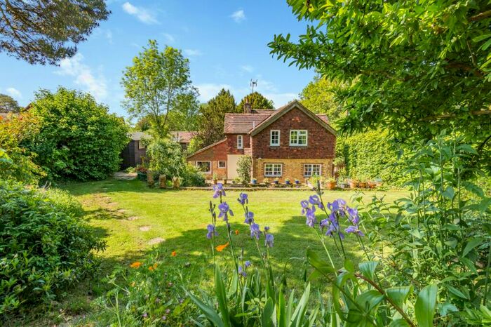 3 Bedroom Detached House For Sale In Coneyhurst Lane, Ewhurst, Cranleigh, Surrey, GU6