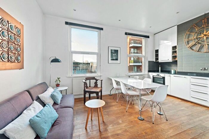 3 Bedroom Apartment To Rent In Ilderton Road, London, SE15