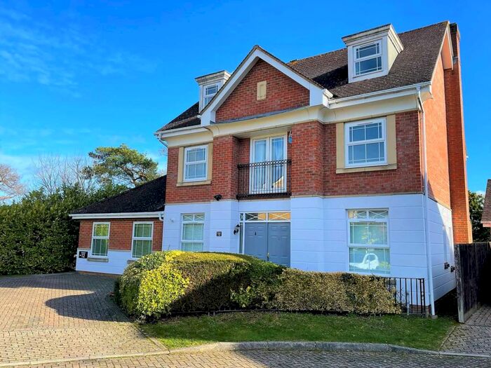 5 Bedroom Detached House To Rent In Dettingen Park, Deepcut, Nr Camberley, Surrey, GU16