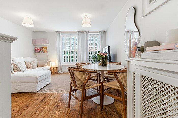 1 Bedroom Flat For Sale In Crossways House, Fairwater Road, Llandaff, Cardiff, CF5