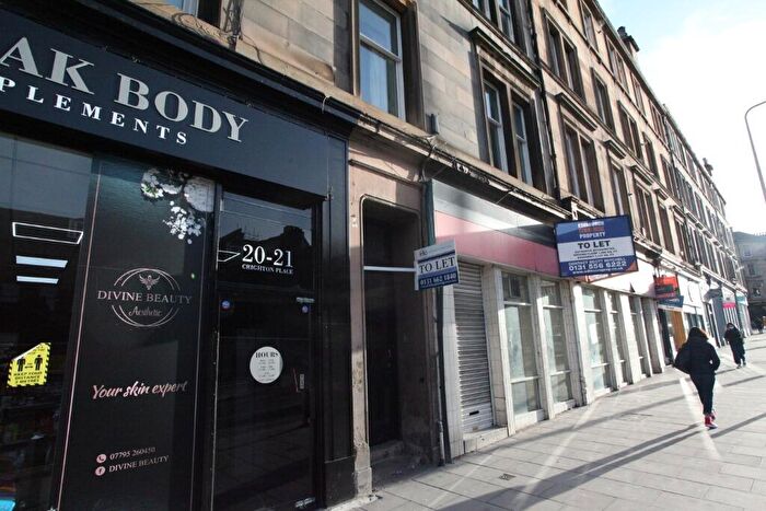 3 Bedroom Flat To Rent In Crighton Place, Leith, Edinburgh, EH7