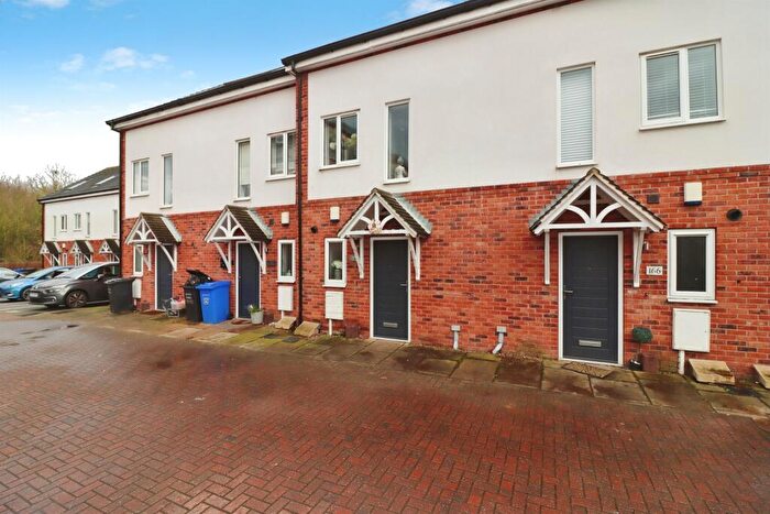 3 Bedroom Town House For Sale In Staveley Road, Poolsbrook, Chesterfield, S43