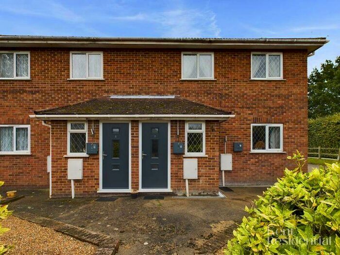 1 Bedroom Flat To Rent In Town Road, Rochester, ME3