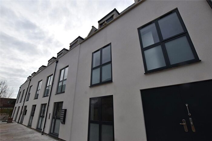 Apartment To Rent In Portland Road, London, SE25