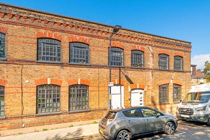 2 Bedroom Flat To Rent In Godman Road, Peckham, SE15