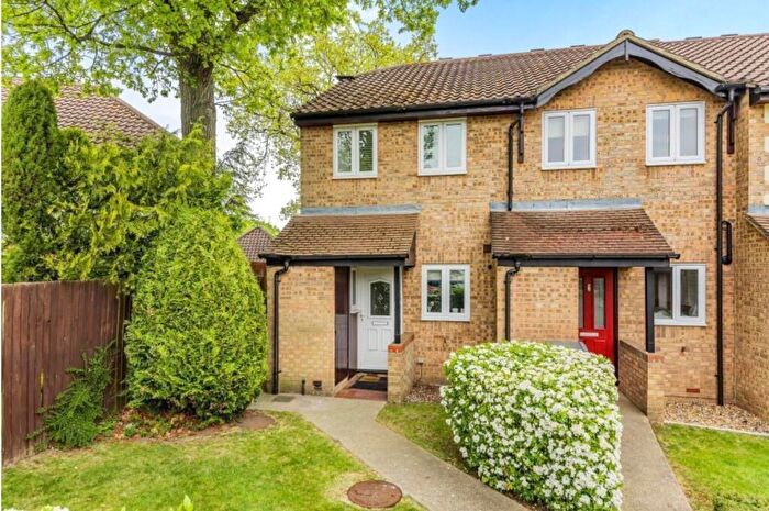 2 Bedroom End Of Terrace House For Sale In Horseshoe Crescent, Burghfield Common, Reading, RG7