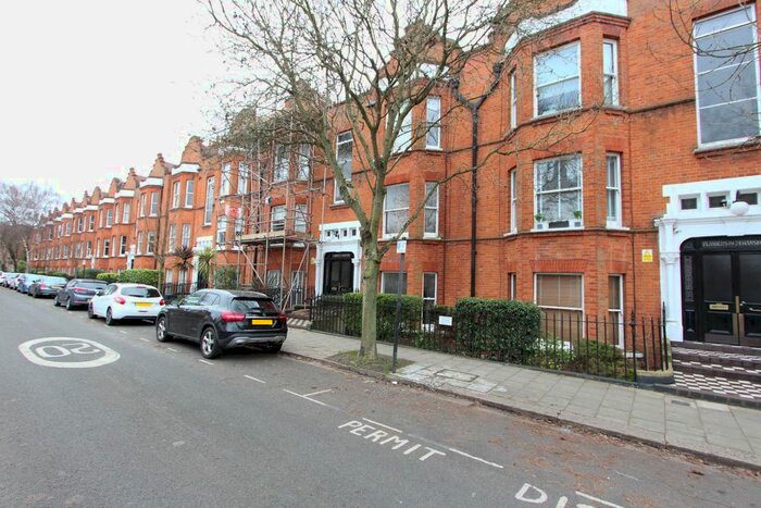 3 Bedroom Flat To Rent In Flanders Mansions, Flanders Road, London, W4