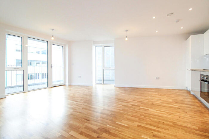 2 Bedroom Flat To Rent In Crossways, Windsor Road, Slough, SL1