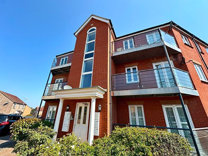 2 Bedroom Flat For Sale In Sandalwood Ride, Bridgwater, Somerset, TA6