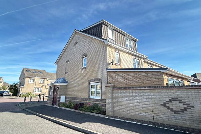 3 Bedroom House To Rent In Wiltshire Crescent, Basingstoke, RG22