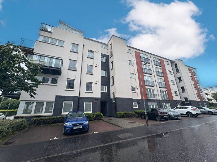 2 Bedroom Flat To Rent In Whimbrel Way, Renfrew, PA4