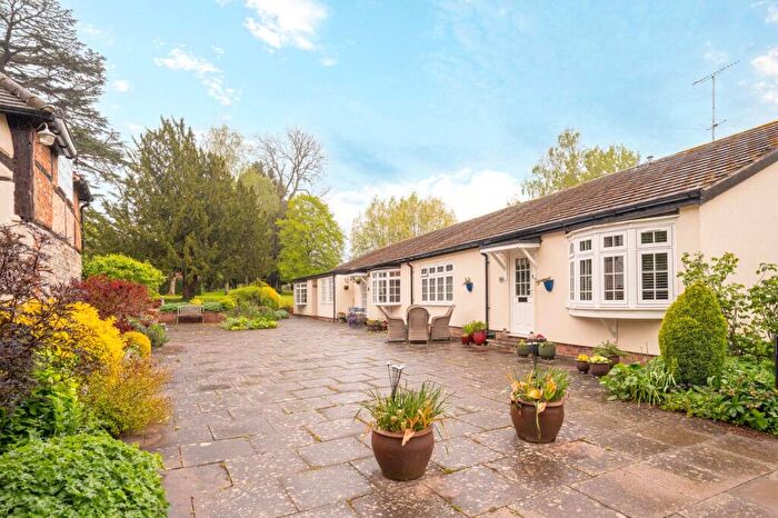 2 Bedroom Apartment For Sale In Ladbroke, Southam, Warwickshire, CV47