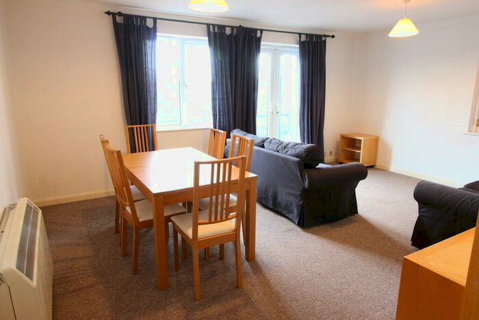 2 Bedroom Apartment To Rent In Adventurers Quay, Cardiff Bay, CF10