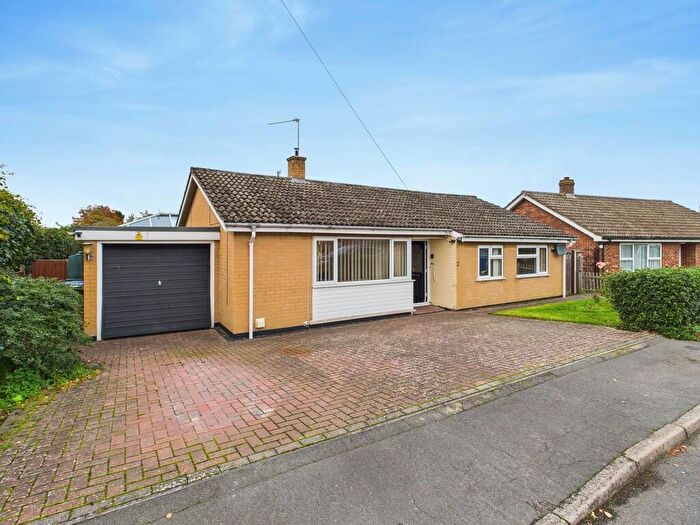 4 Bedroom Detached Bungalow For Sale In Farm Close, Bungay, NR35