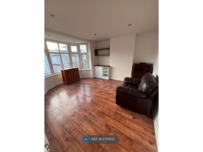 2 Bedroom Flat To Rent In Barking, Barking, London, IG11