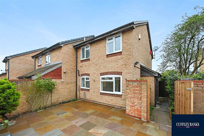 1 Bedroom End Terrace House For Sale In Hornbeam Road, Northolt, Middlesex, UB5