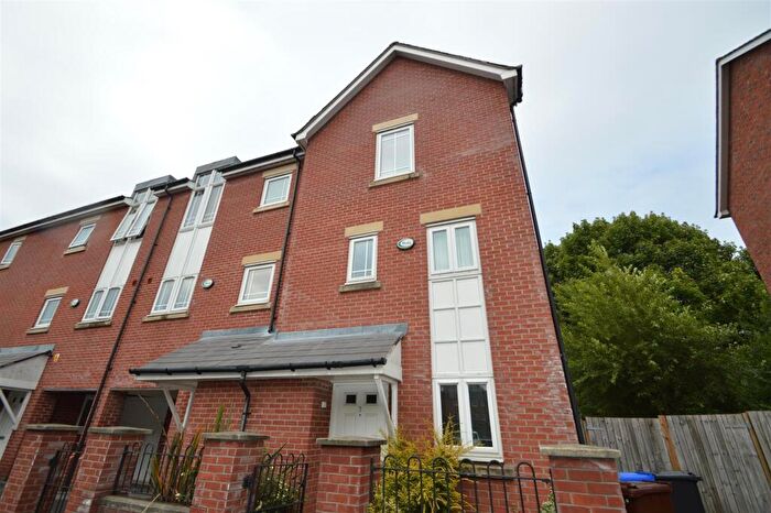 4 Bedroom House To Rent In Drayton Street, Hulme, Manchester, M15