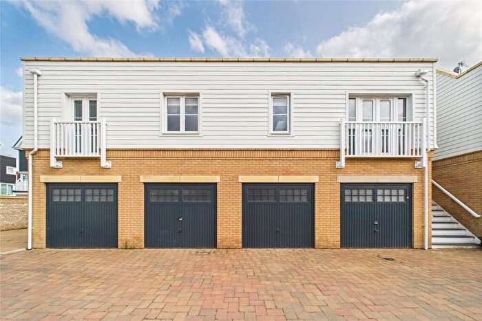 2 Bedroom Apartment To Rent In Maine Street, Reading, Berkshire, RG2