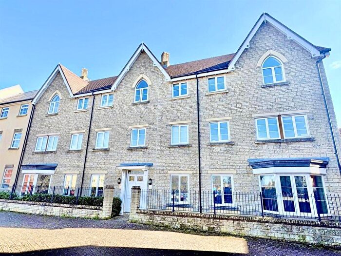 2 Bedroom Flat For Sale In Mazurek Way, Haydon End, Swindon, SN25