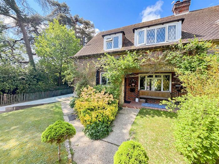 3 Bedroom Semi-Detached House For Sale In Cherwell Road, Heathfield, TN21