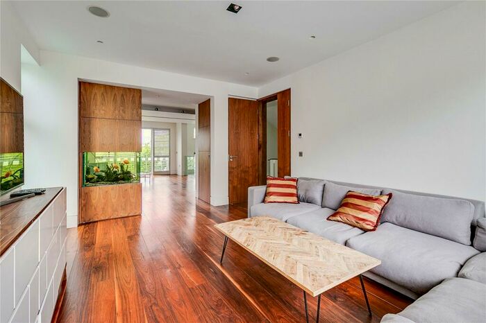 6 Bedroom Detached House To Rent In Church Mount, Hampstead Garden Suburb, N2