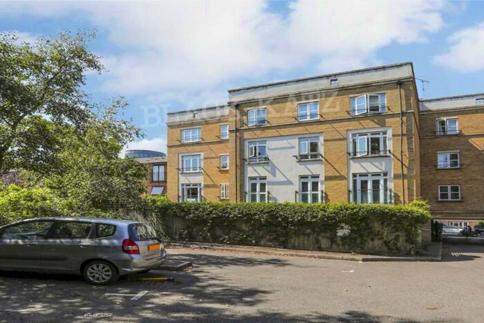 3 Bedroom Flat To Rent In Drayton Park, London, N5