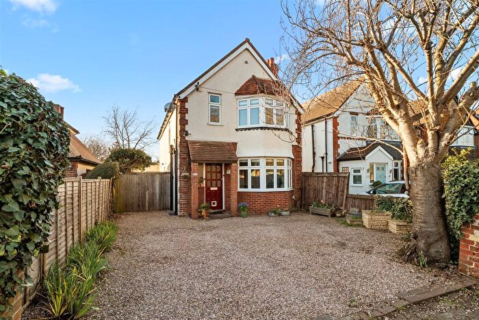 3 Bedroom Detached House For Sale In School Lane, Addlestone, KT15