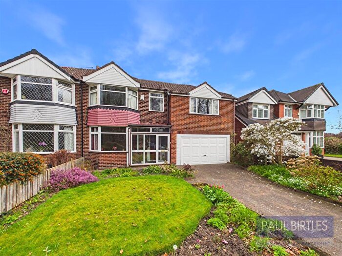 4 Bedroom Semi Detached House For Sale In Davyhulme Road, Davyhulme, Trafford, M41