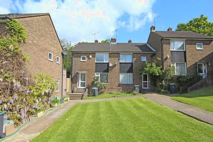 2 Bedroom Property To Rent In Aylmer Road, London, N2